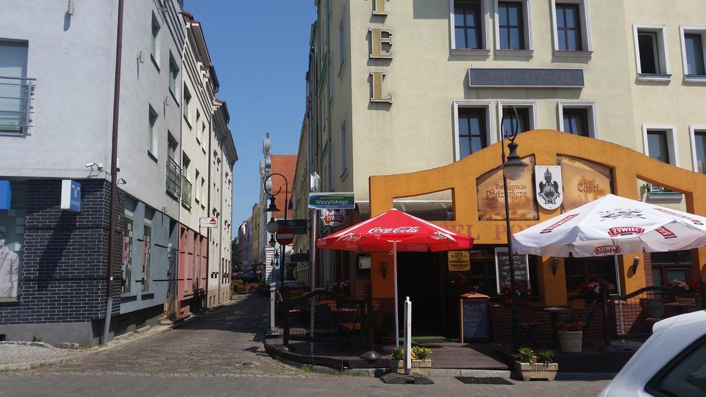 Hotel Restauracja Podzamcze شتشيتسين المظهر الخارجي الصورة