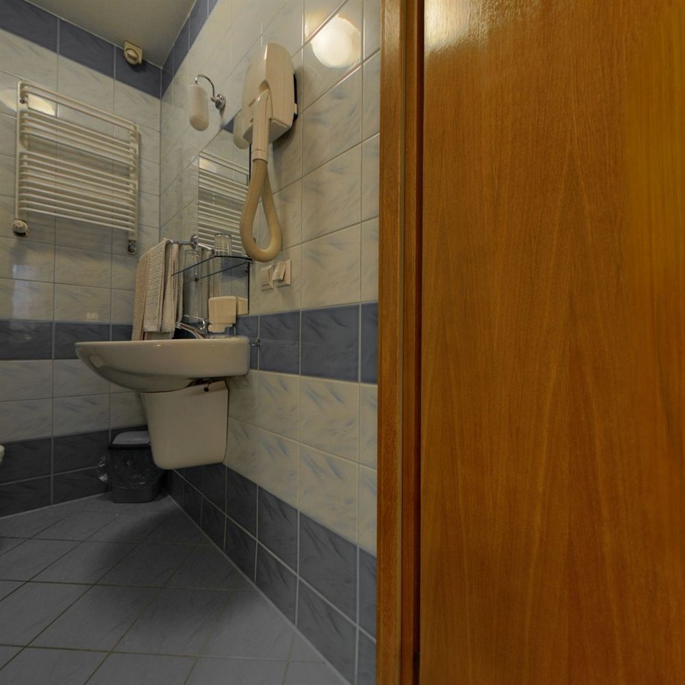 Hotel Restauracja Podzamcze شتشيتسين المظهر الخارجي الصورة