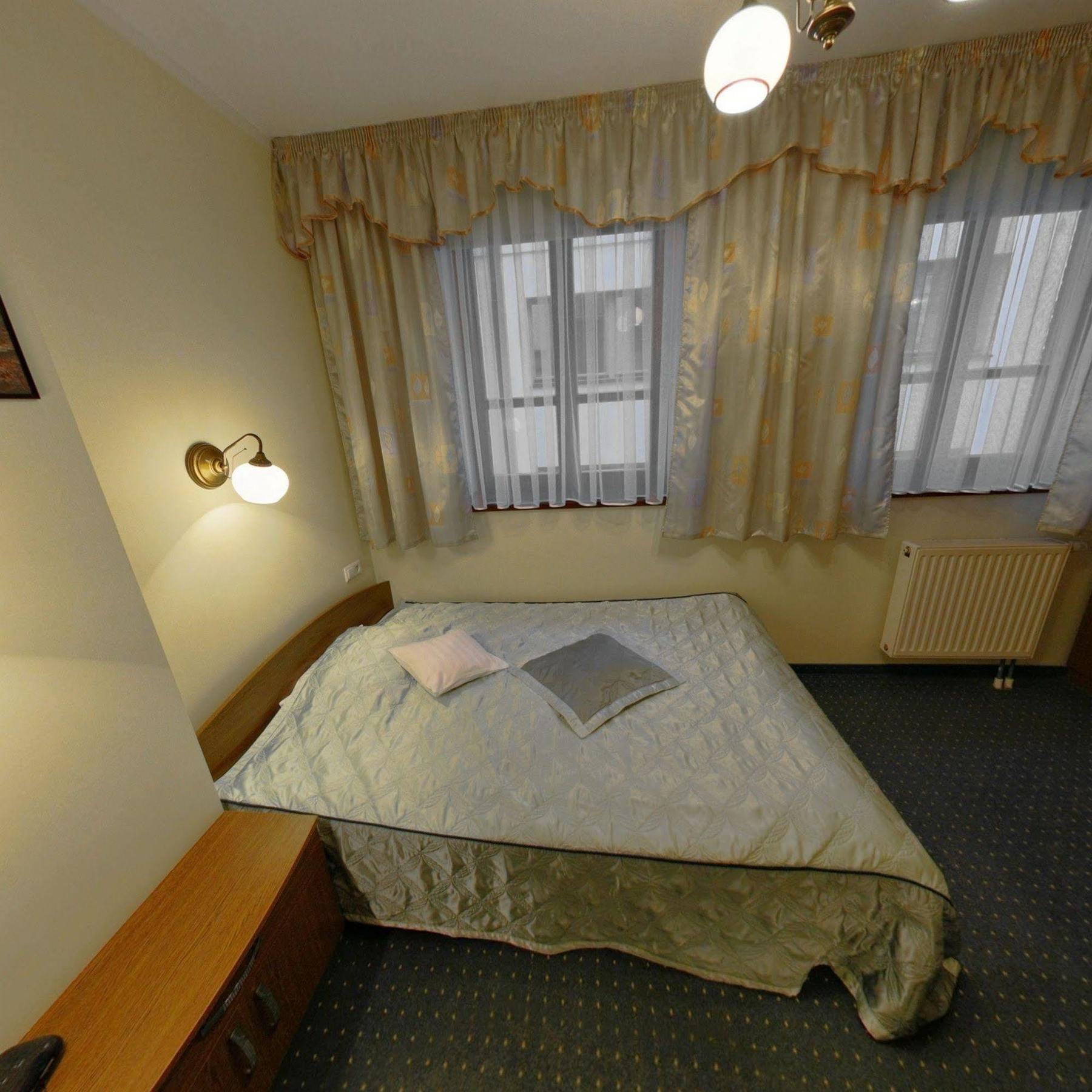 Hotel Restauracja Podzamcze شتشيتسين المظهر الخارجي الصورة