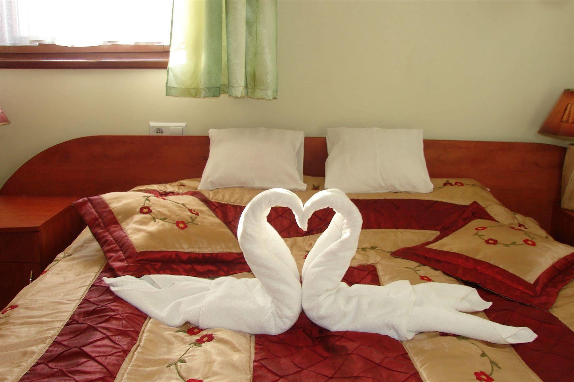 Hotel Restauracja Podzamcze شتشيتسين المظهر الخارجي الصورة