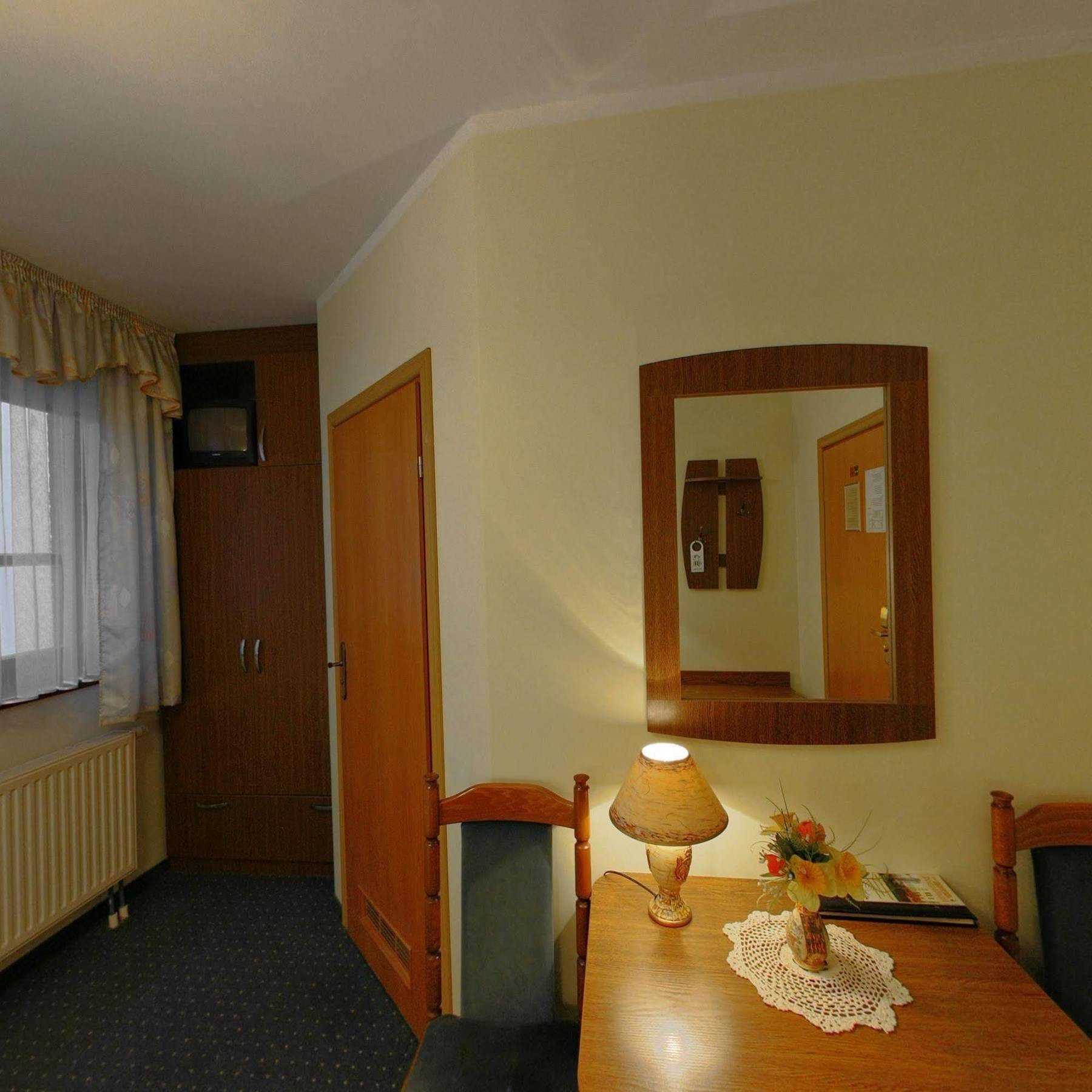 Hotel Restauracja Podzamcze شتشيتسين المظهر الخارجي الصورة