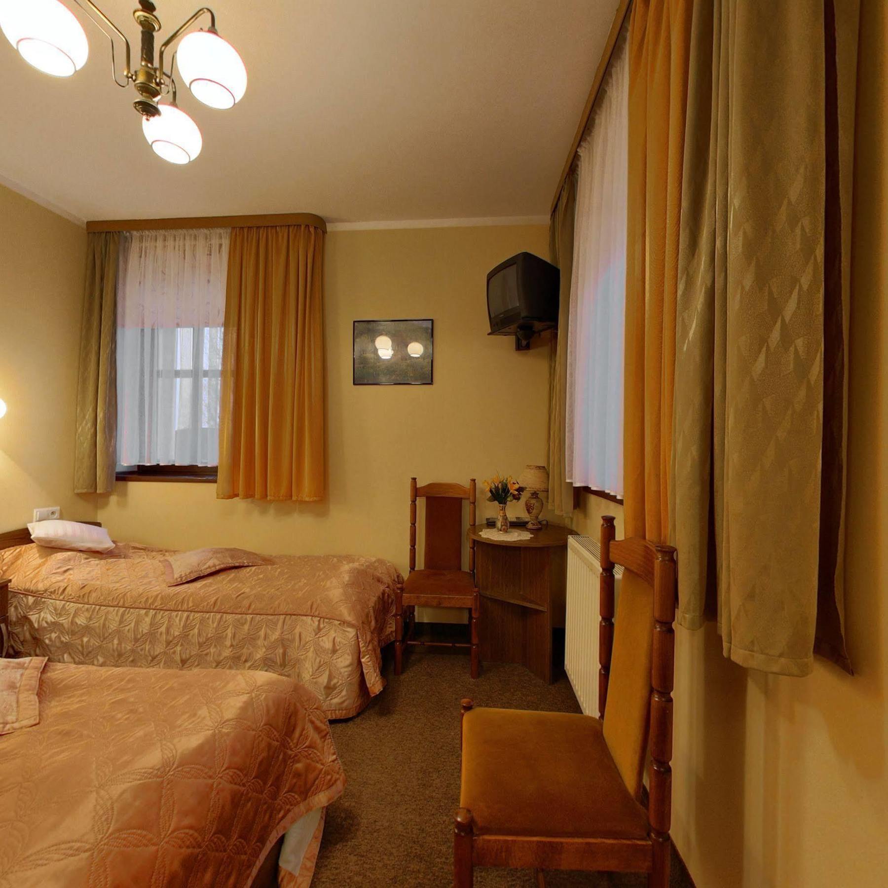 Hotel Restauracja Podzamcze شتشيتسين المظهر الخارجي الصورة