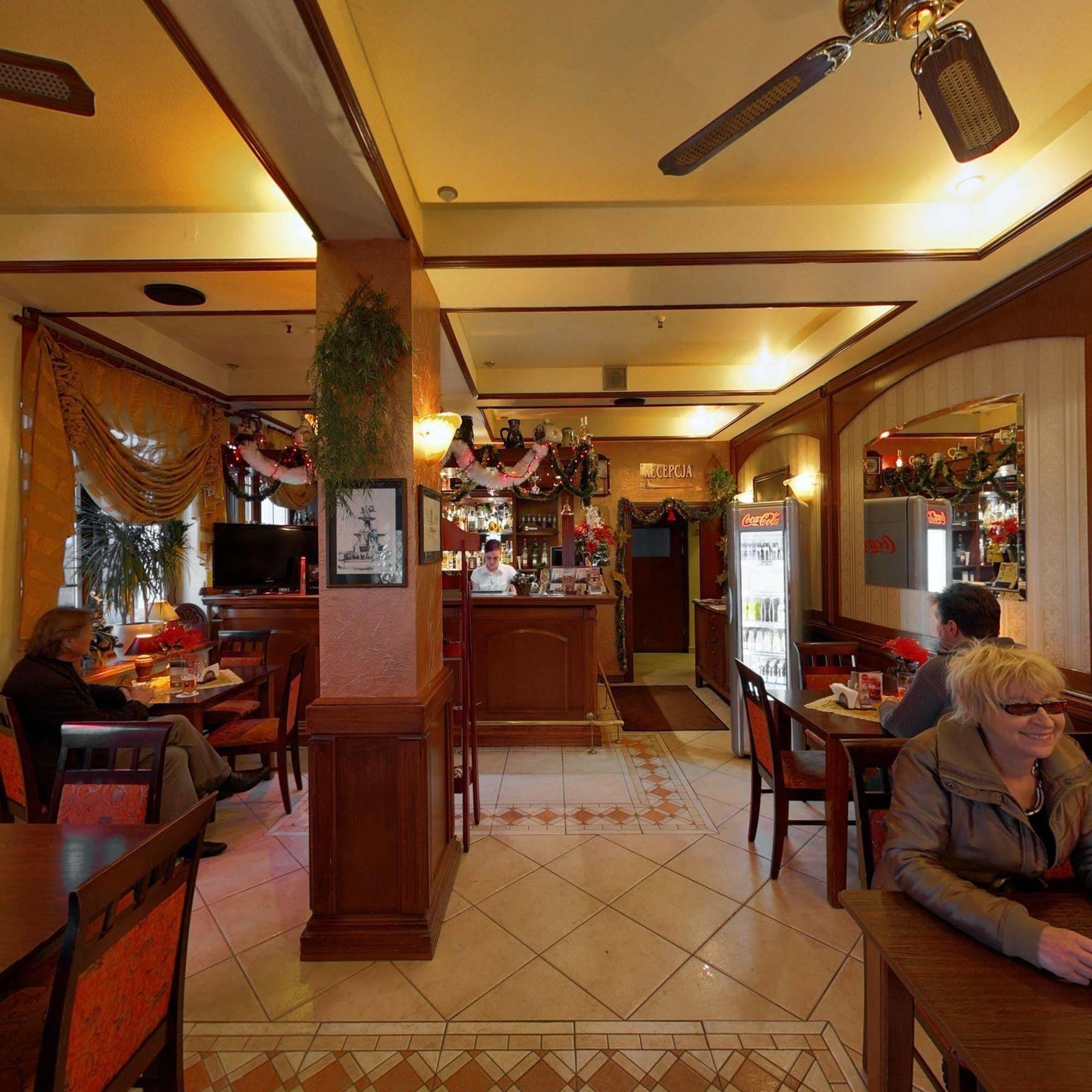 Hotel Restauracja Podzamcze شتشيتسين المظهر الخارجي الصورة