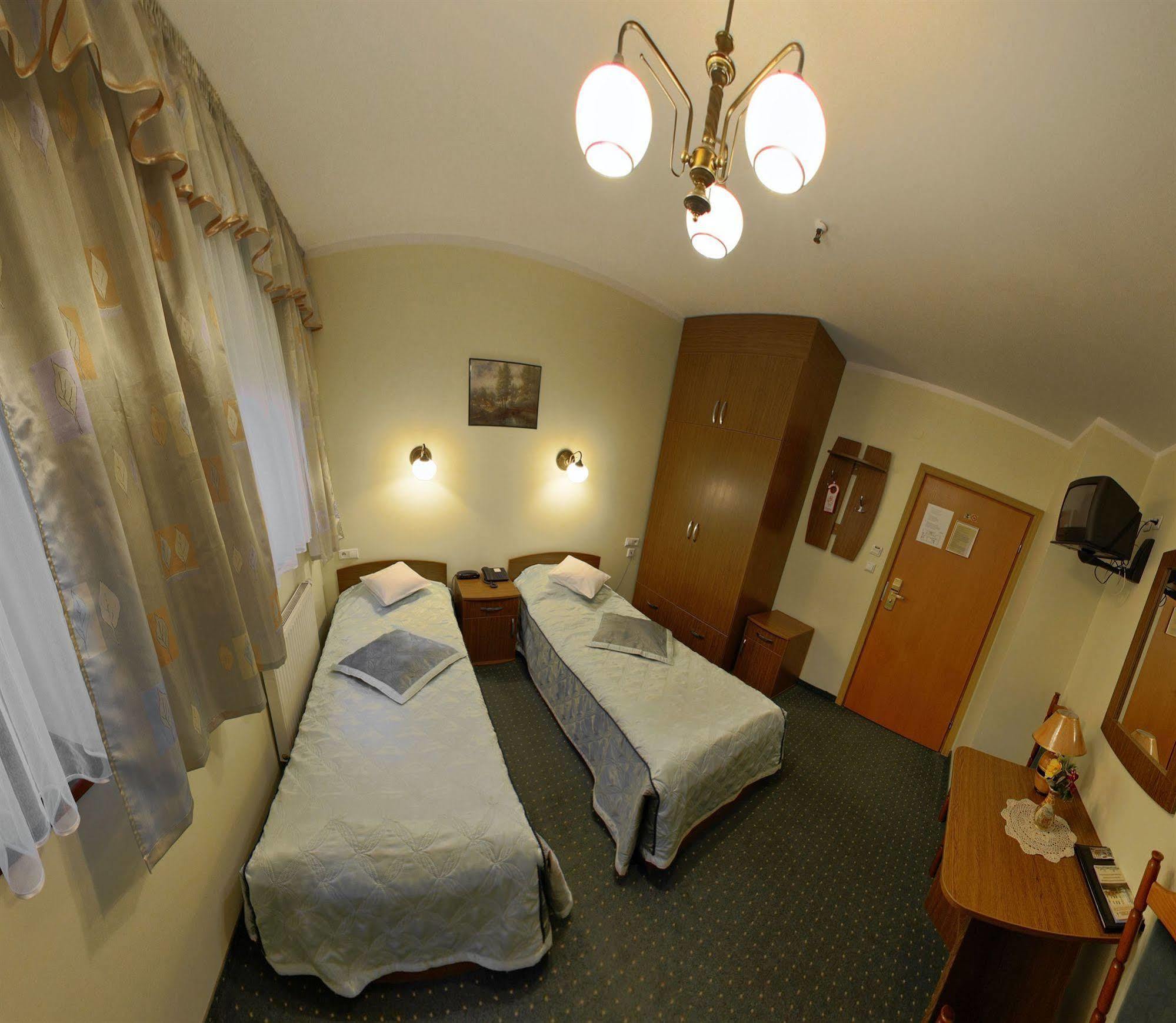 Hotel Restauracja Podzamcze شتشيتسين المظهر الخارجي الصورة