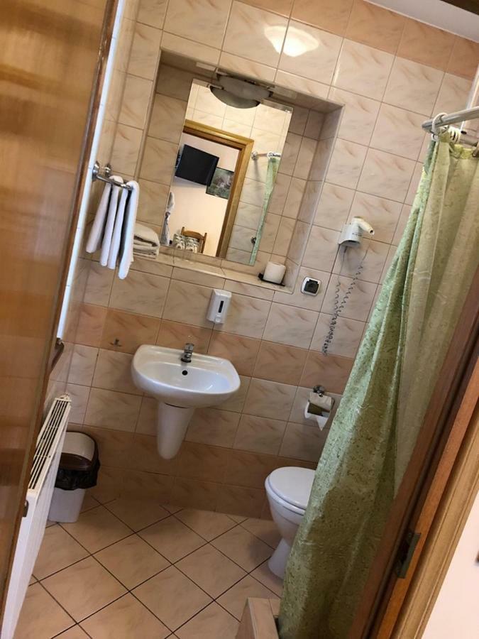 Hotel Restauracja Podzamcze شتشيتسين المظهر الخارجي الصورة