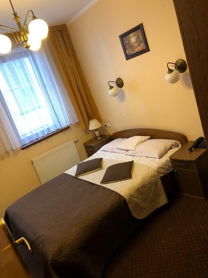 Hotel Restauracja Podzamcze شتشيتسين المظهر الخارجي الصورة