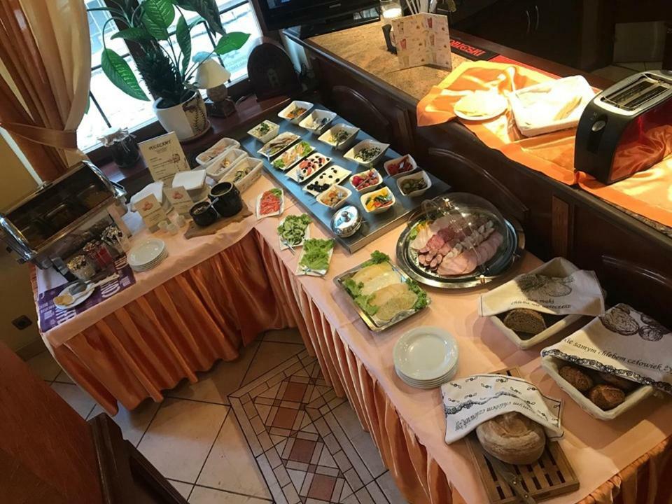 Hotel Restauracja Podzamcze شتشيتسين المظهر الخارجي الصورة