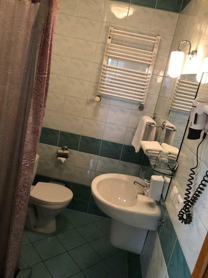 Hotel Restauracja Podzamcze شتشيتسين المظهر الخارجي الصورة