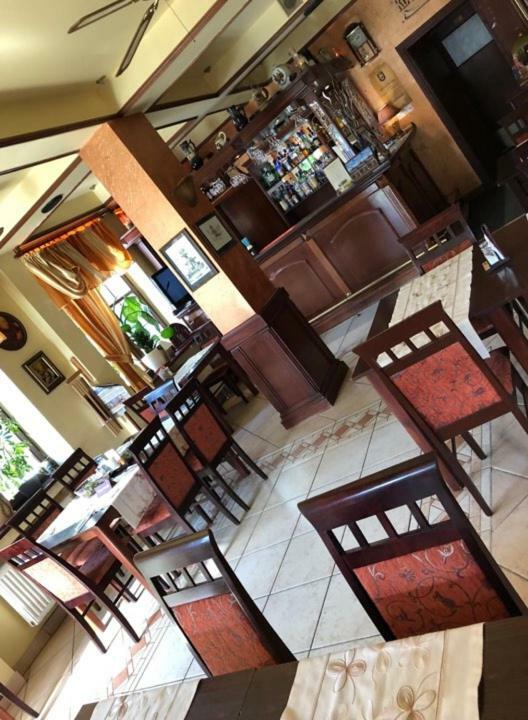 Hotel Restauracja Podzamcze شتشيتسين المظهر الخارجي الصورة
